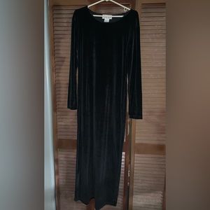 Jones Wear sport black long sleeve dress. Size medium
